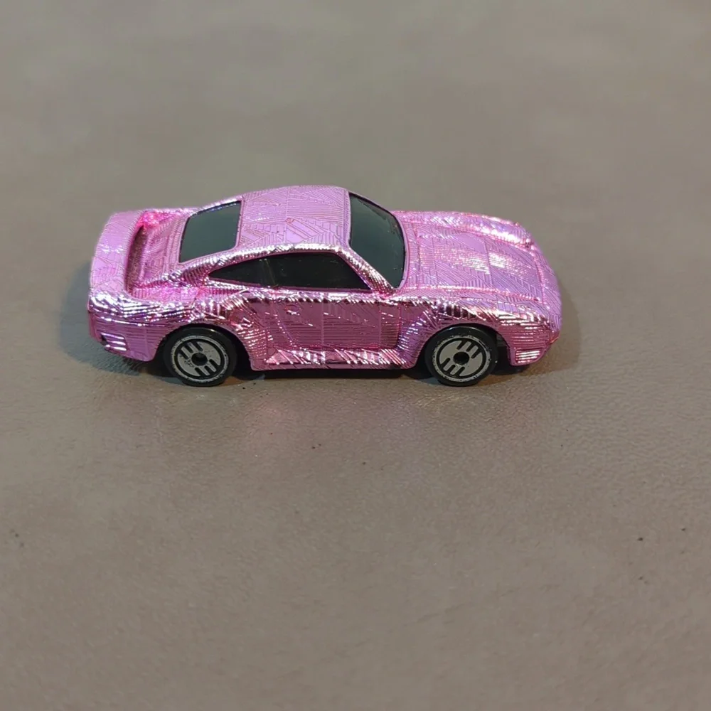 1987 Hot Wheels Metallic Pink Porsche 959 Gleam Team Die Cast Car